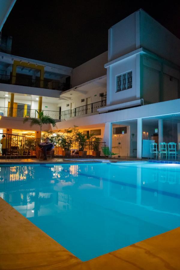 Hotel Millenium Victoria Plaza Кукута Экстерьер фото