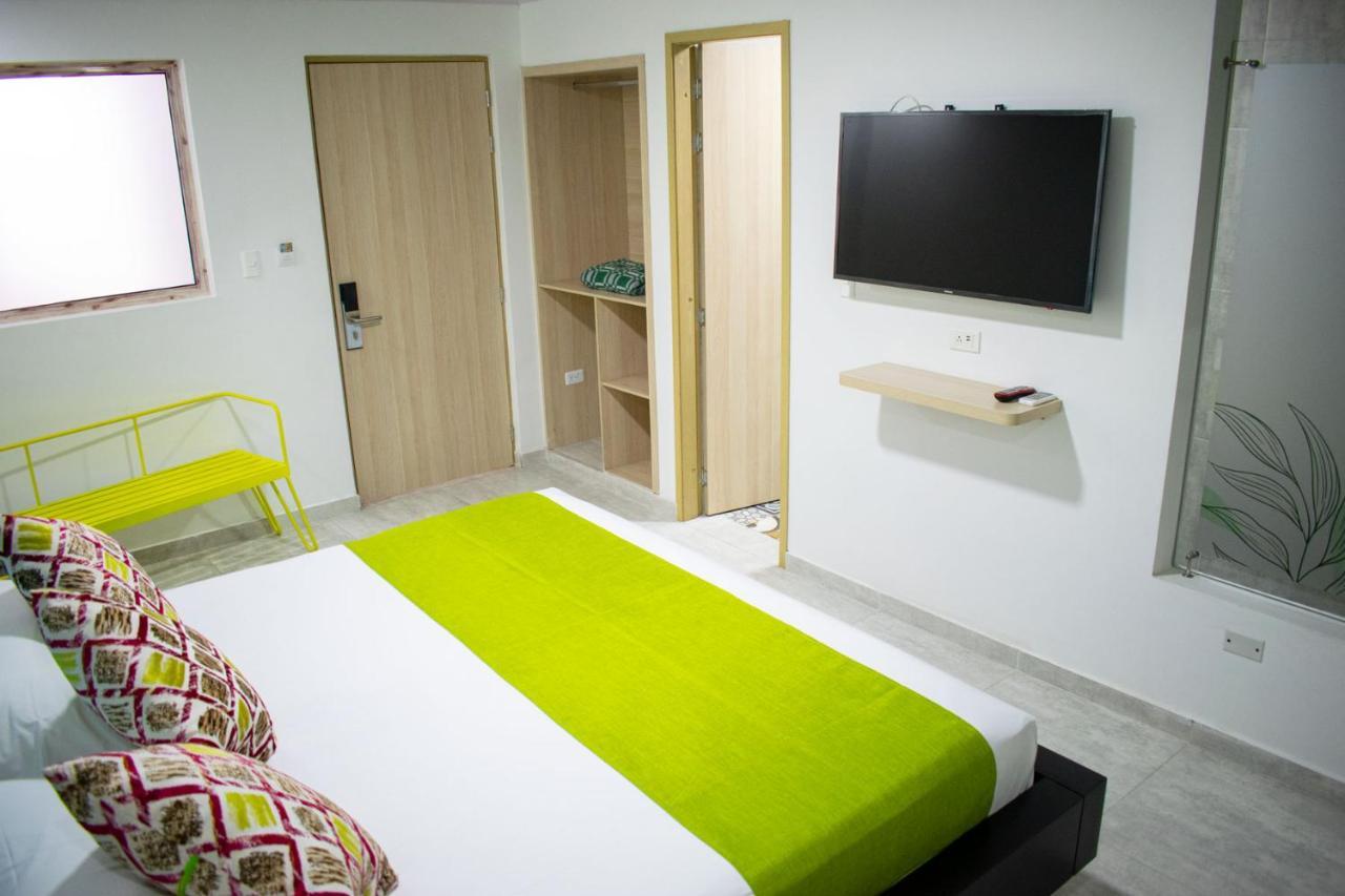 Hotel Millenium Victoria Plaza Кукута Экстерьер фото