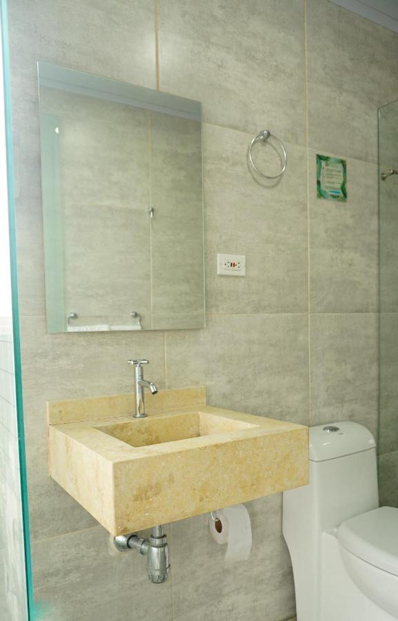 Hotel Millenium Victoria Plaza Кукута Экстерьер фото