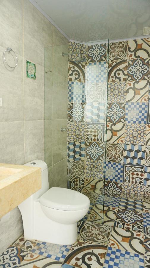 Hotel Millenium Victoria Plaza Кукута Экстерьер фото