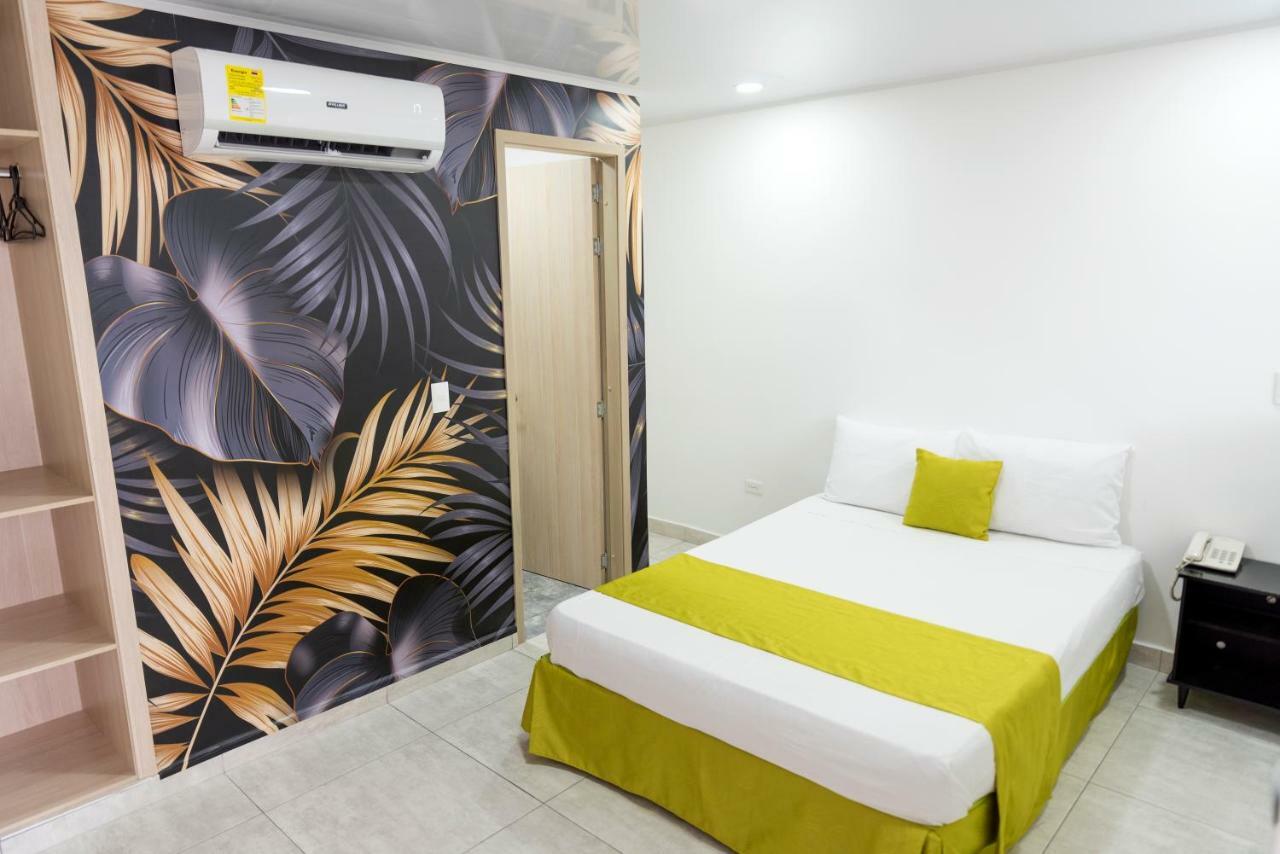 Hotel Millenium Victoria Plaza Кукута Экстерьер фото