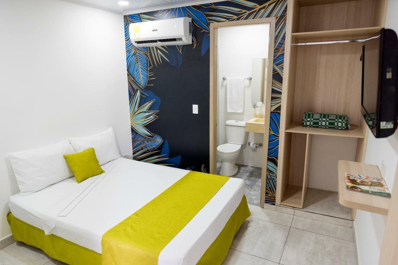 Hotel Millenium Victoria Plaza Кукута Экстерьер фото